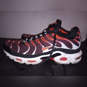 Nike Air Max Plus ‘Hot Lava’  size 8